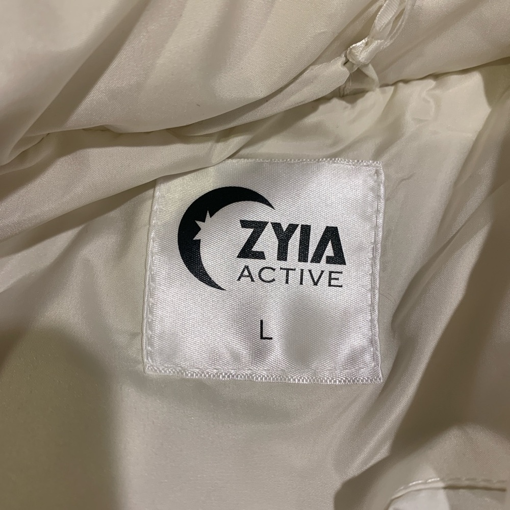 Czyia Active winter jacket NWT Size L - Picture 3 of 7